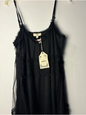 Entro Romantic Black Sheer Spaghetti-Strap Tulle Maxi Dress